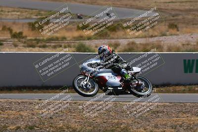 media/Apr-19-2025-AHRMA (Sat) [[3d98ca3309]]/Race/Group 1/Turn 4/